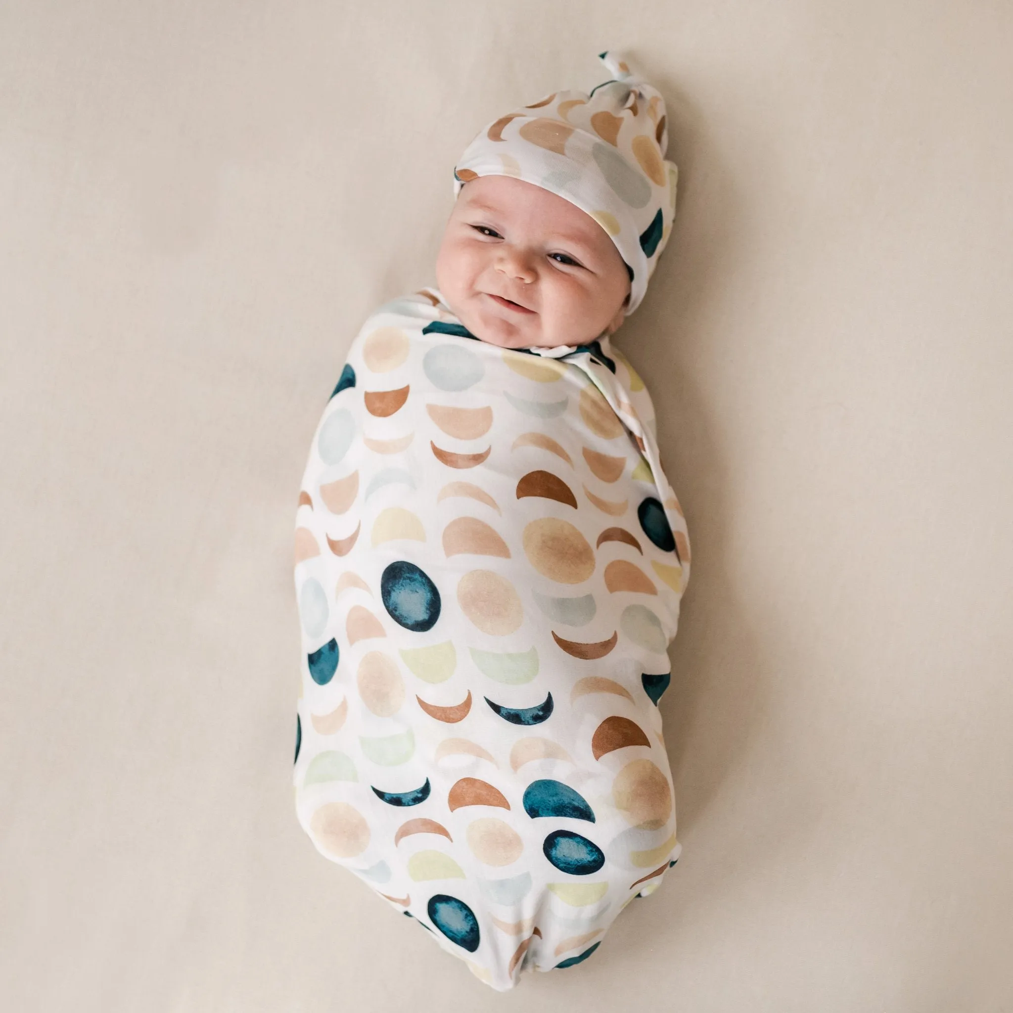 Luna Neutral Swaddle & Hat Set
