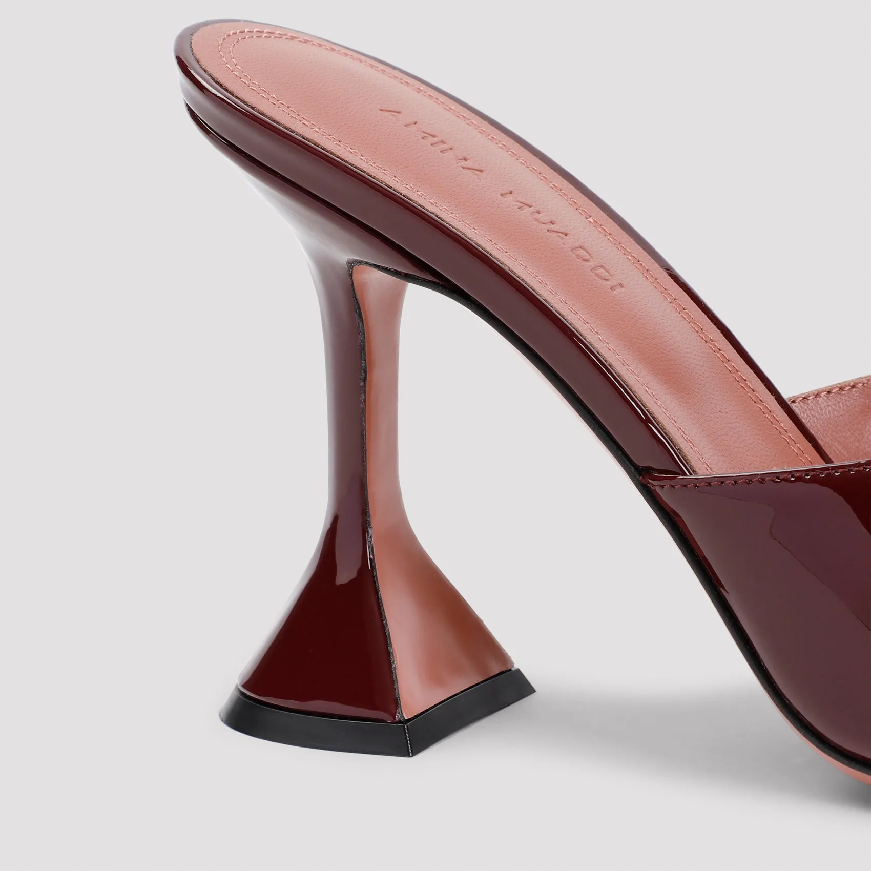 LUPITA SLIPPER