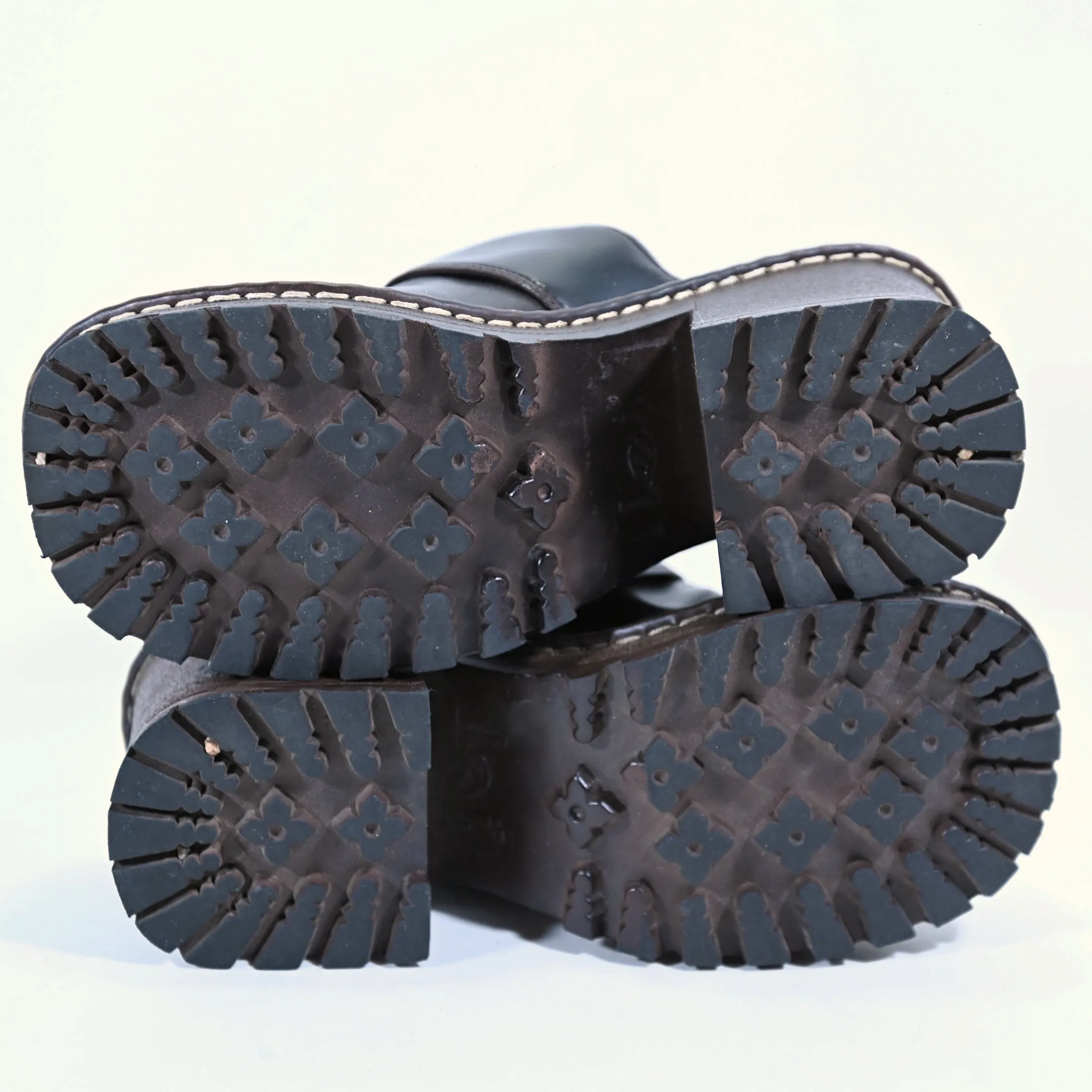 SOLD 90s Chunky Platform Clogs, Bratz Style Slip on Mules, Lei Size 7