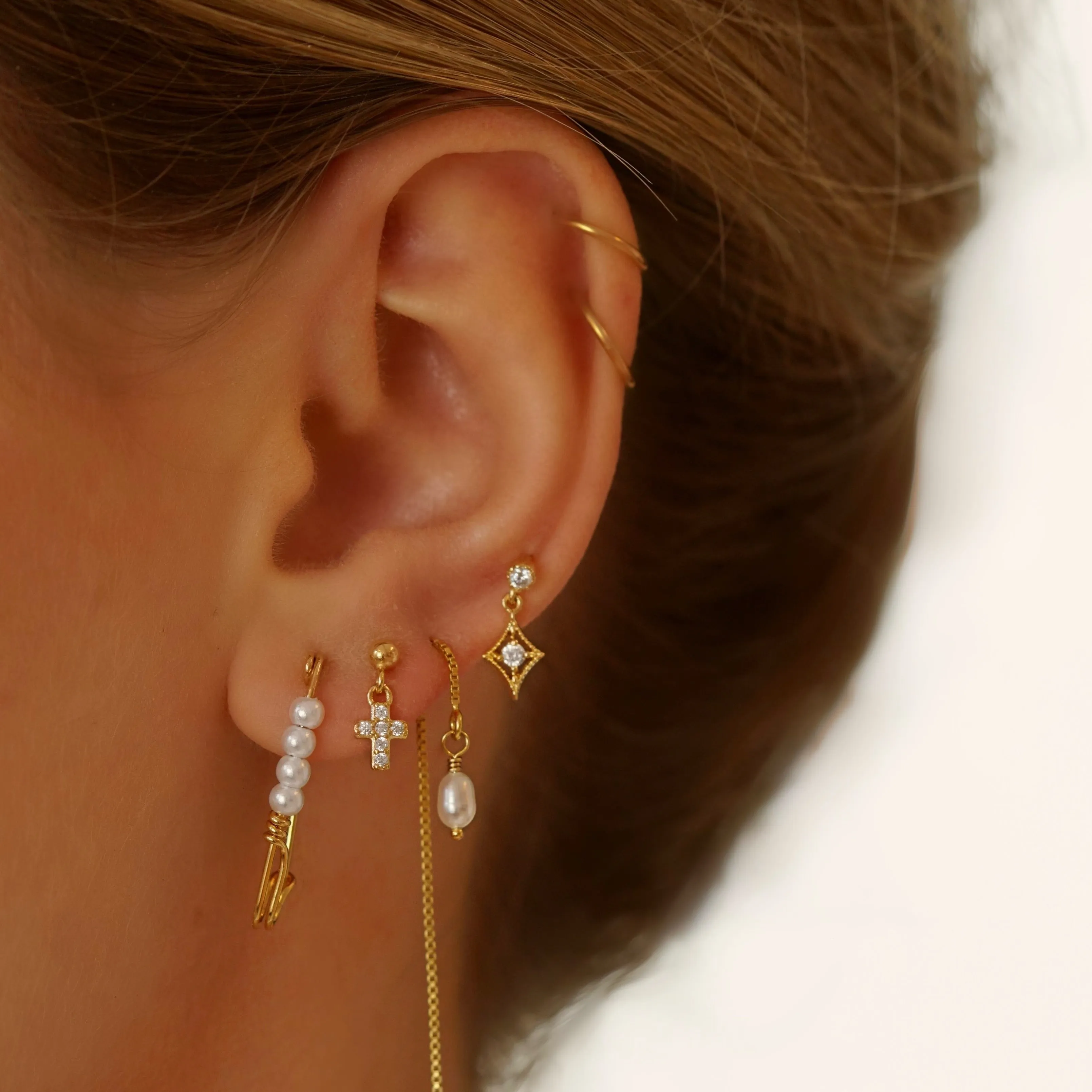 Sparkling Cubic Earpin