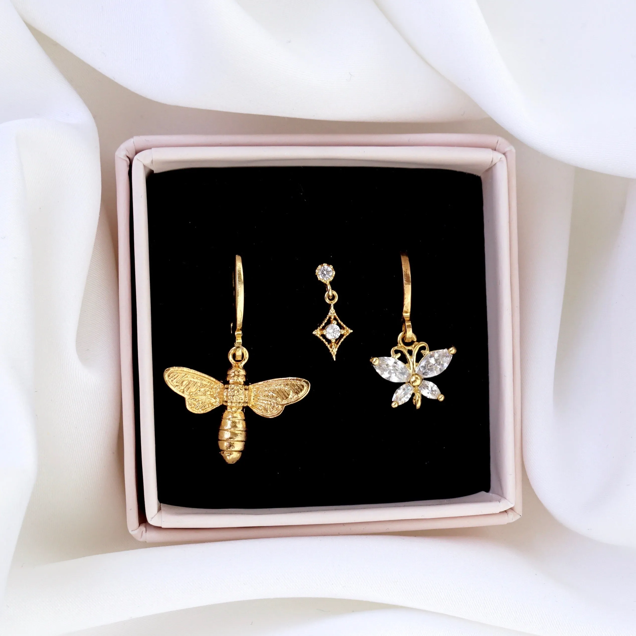 Sparkling Cubic Earpin